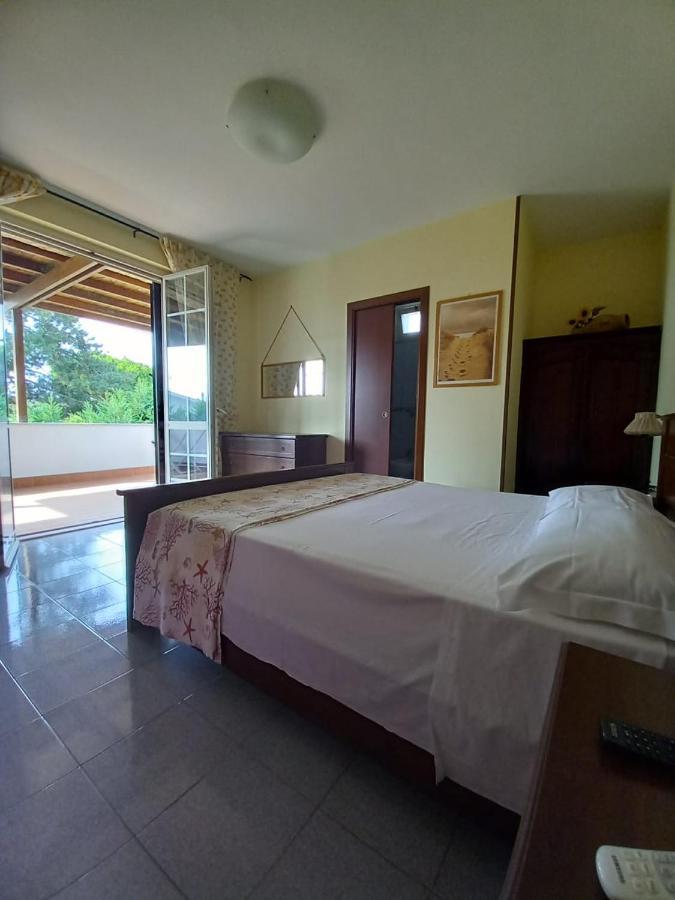 Il Grifo Hotel Sabaudia Bagian luar foto
