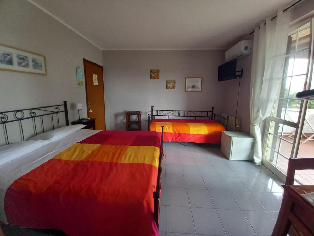 Il Grifo Hotel Sabaudia Bagian luar foto