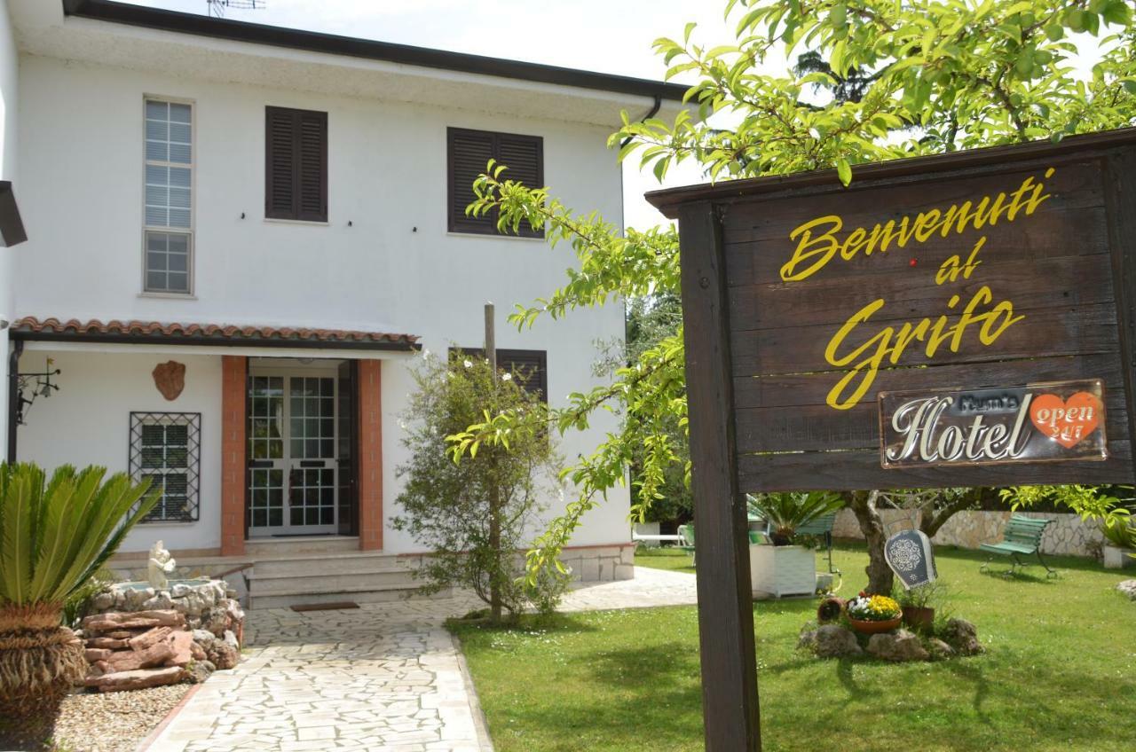 Il Grifo Hotel Sabaudia Bagian luar foto